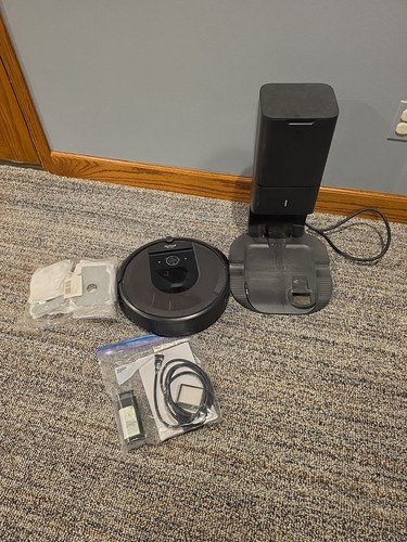Roomba robotic vacuum with - i7,