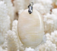 Aragonite 68 carats -