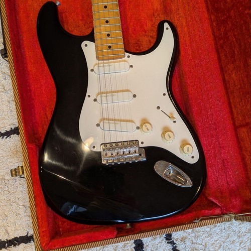 Modèle fender japan strat - fender,