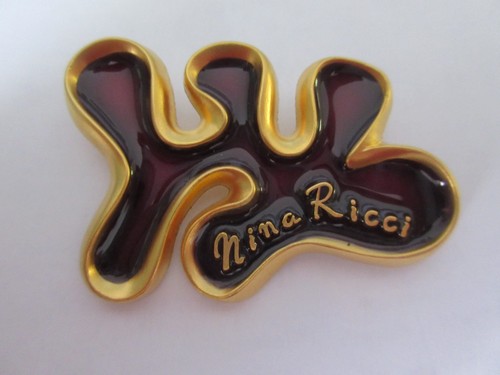 Broche signée nina - broche,