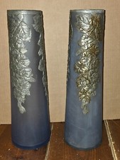 ancienne Paire de vases verre soufflé bleu decor floral en etain