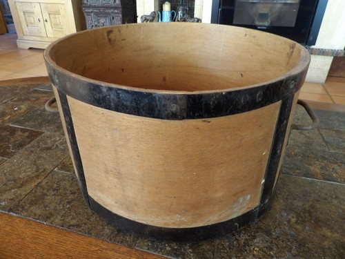 Ancienne mesure grains bois - mesure, grains,bois
