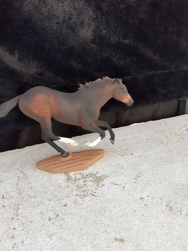 Breyer - ,