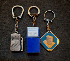 LOT DE 3 ANCIENS PORTE CLES 