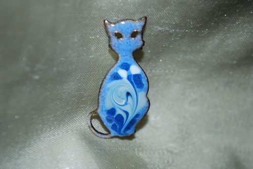 Vintage enamel cat pin kitten - cat,
