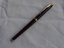 Parker 180, plume à usage double faces.
