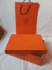 Boite vide Hermes 30.50x20.5x11.5 avec son  sac shopping 43x28x10