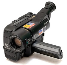 Camescope Sony Handycam Vision CCD-TRV27E PAL Video8 XR Hi8 Video Camera 330X