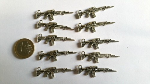 Lot pendentifs fusil - de,