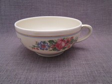 Tasse a thé ancienne en