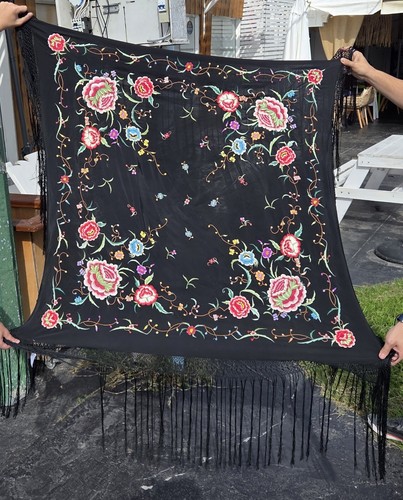 Black silk manton - manton, shawl