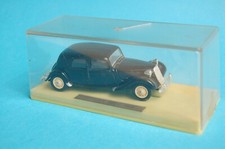 CITROËN TRACTION 15/6 SOLIDO 1/43  1938 + BOITE-VITRINE ETAT NEUF