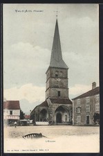 CPA Val-d´Ajol /Vosges, L´Église du village avec place centrale 