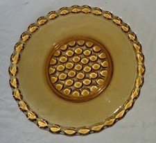 Plat ancien en verre fumé