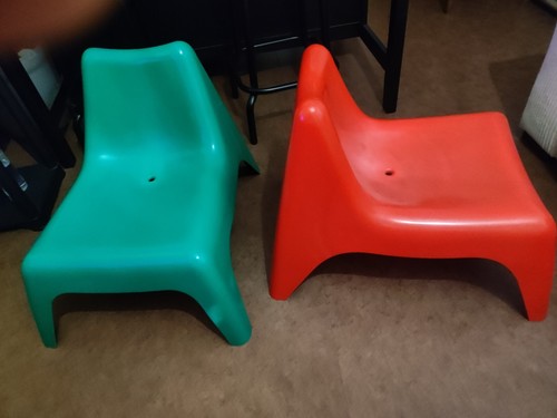 Chaises plastiques - 2,