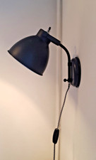 Applique articulée baladeuse esprit vintage.