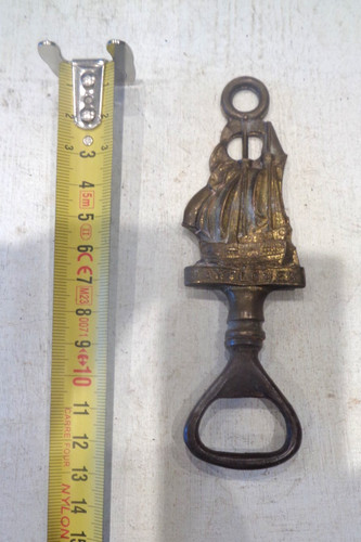 Ancien décapsuleur