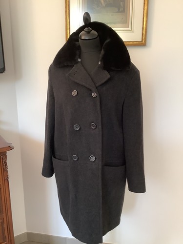 Très joli manteau noir laine - très,