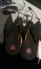 superbes tongs DVS shoes taille UK 7 (40-41) neuves