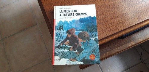Frontière travers - frontière,