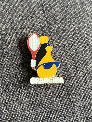Pin bouteille orangina - pin’s,