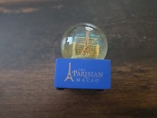 Souvenir De Voyage Globe En Neige Et Brouillard De La Tour Eiffel De Paris