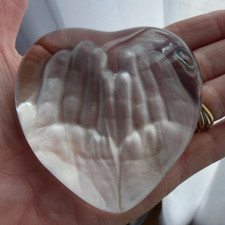 DAUM, presse papier , mains