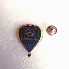 Pin's Pins lapel Pin Auto