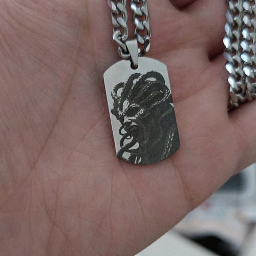 Collier pendentif plaque