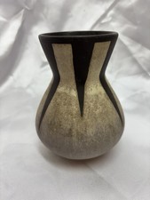 Joli Petit Vase  À Identifier