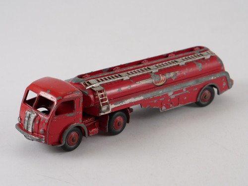 Dinky toys 32c panhard - n°,