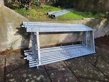 échafaudage, échafaudage de construction neuve, façade