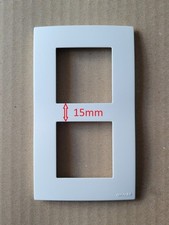 1 Plaque triple entraxe 57mm Verticale - BLANC - ESPACE LUMIERE - ARNOULD 60862