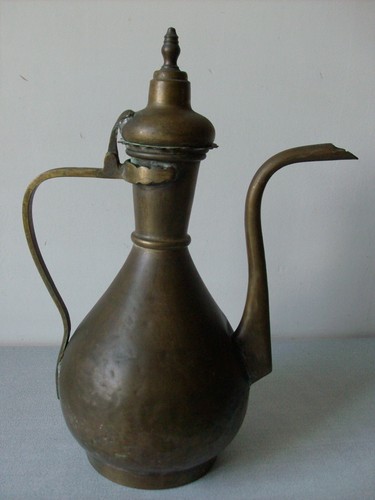 Ancienne verseuse orientale