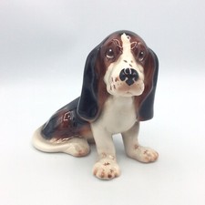 Figurine chien en porcelaine
