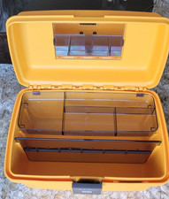 VANITY CASE VINTAGE MARQUE DELSEY JAUNE COMME NEUF AVEC MIROIR ET RANGEMENTS