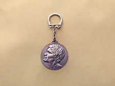 ANCIEN PORTE CLÉS JACQUES DUTRONC DISQUES VOGUE (FRANCOISE HARDY THOMAS) YÉYÉ 60