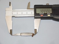 -JOLI PETIT COUTEAU PLIANT MINIATURE en METAL sans marque Long. ouvert 4,44 cm D