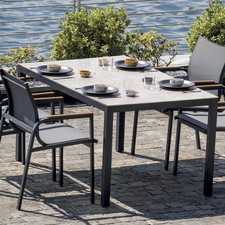 Ensemble de jardin avec table