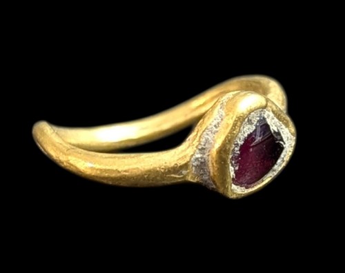 Bague antique et grenat - en,