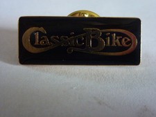 pin's épinglette broche émaillé au four  moto CLASSIC BIKE