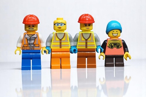 Lego figurine ouvrier chantier