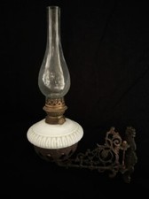 Antique Lumière À Mural En Verre Opale Lampe Pétrole H.50 CM