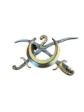 Insigne Du 2ème Régiment De Spahis Algériens. Drago Paris G910. Dos Lisse Argent