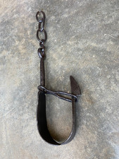 Ancien crochet pour seau puit