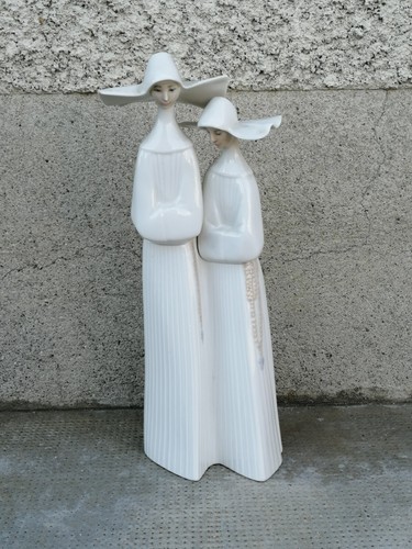 Sculpture porcelaine figure