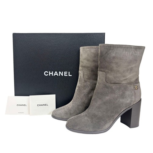 Chanel gray suede shorts - gray,