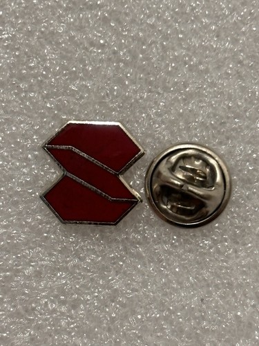 Pin suzuki logo emblème - pin’s,