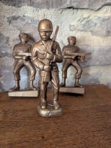 Soldats en plastique - ,