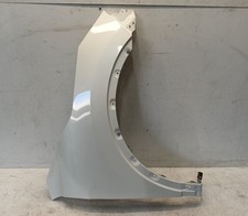 Aile avant droite Nissan